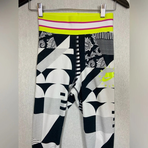Nike Sportswear Running Leggings Stirrups black white  yellow logo print … - Picture 7 of 10